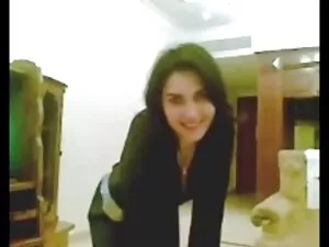 वेबकैम के सामने स्तन ...