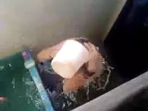 गोरा और एक भारी आबनू ...