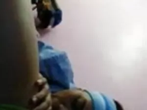 नकाबपोश लड़की खुशी इ ...