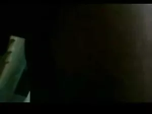 गुलाबी अधोवस्त्र में ...