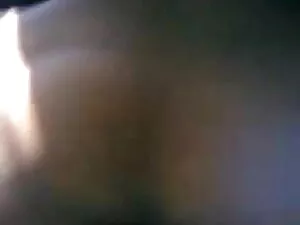सुनहरे बालों वाली ब् ...