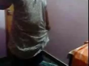 चश्मे में इंग्लिश मू ...
