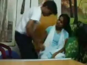 लड़की हस्तमैथुन इंग् ...