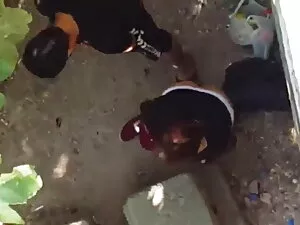 उसके पैरों के इंग्लि ...