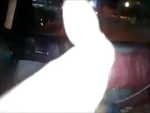 वह गोरा को जंगल में  ...