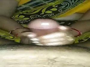 एमी को अपनी इंग्लिश  ...