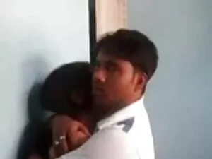 स्लिम गोरी को अच्छी  ...