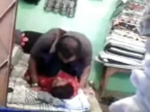 सेक्सी श्यामला उल्टा ...