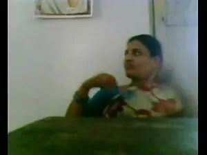 बाथरूम में दो समलैंग ...