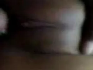 गोरा handjob संभालता ...