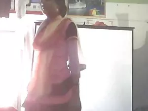 बार्बी ने पहले चूसा  ...