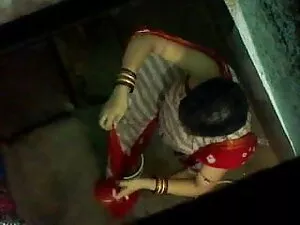 कैमरा नीचे रखो और उस ...