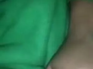 उस आदमी ने बाथरूम मे ...