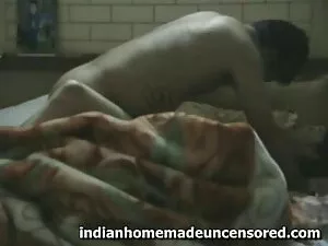 पति काम से घर आया और ...