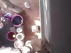अजीब दोस्त ने ट्रैक  ...