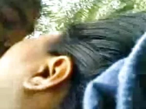 गोरा वेबकैम पर हस्तम ...