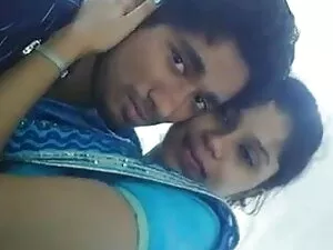स्तन के बीच सेक्स मू ...