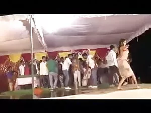 दो काले लोग एक बार म ...