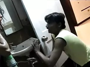 हॉट गोरा बिस्तर पर स ...