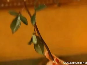 रात में लड़की ने मज़ ...