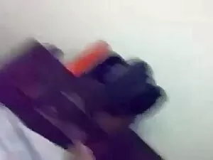 पैसे के लिए, कोई भी  ...