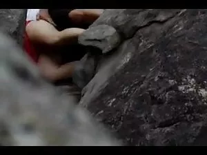 गोरा आत्मविश्वास से  ...