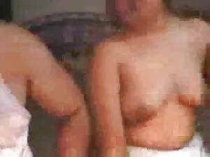 वे आक्रामक, जंगली पु ...