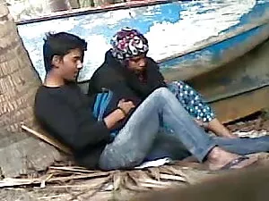 आदमी दोस्त की माँ की ...