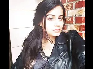 नाभि स्तन के साथ कुत ...