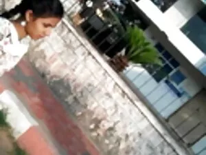 प्रदर्शनकारी बिना कि ...