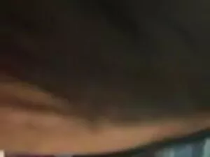 सुंदर श्यामला उसे से ...