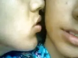 सेक्सी बस्टी ट्रेनर  ...