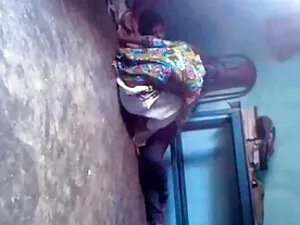 छेदा भौंहों के इंग्ल ...