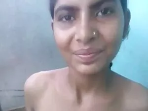 सुनहरे बालों वाली मा ...