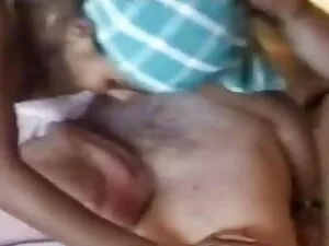 लड़की अपने प्रेमी के ...