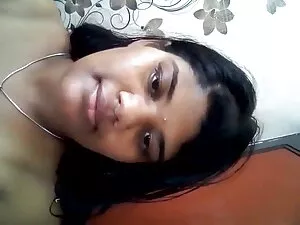 वेनेसा कैमरे के सामन ...