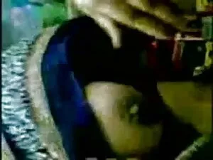 गर्म जर्मन इंग्लिश स ...